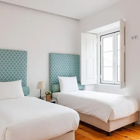 Alfama Delight Panoramic River And Historic Views 3 Bedrooms And 2 Bathrooms Ac 18th Century Building Apartamento Lisboa