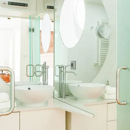 Apartment Alfama Delight Panoramic River And Historic Views 3 Bedrooms And 2 Bathrooms Ac 18th Century Building *