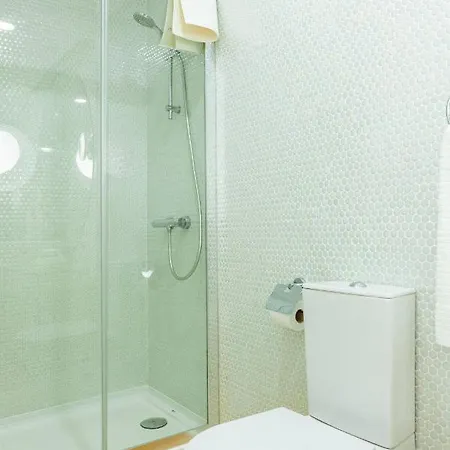 Alfama Delight Panoramic River And Historic Views 3 Bedrooms And 2 Bathrooms Ac 18th Century Building * Лиссабон