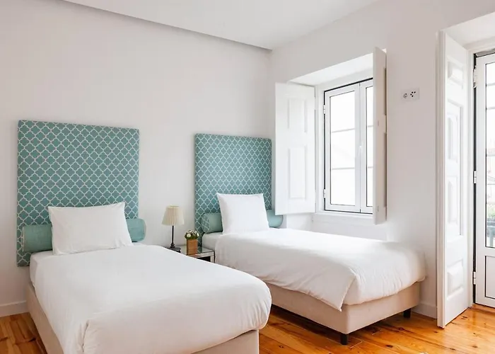 Alfama Delight Panoramic River And Historic Views 3 Bedrooms And 2 Bathrooms Ac 18th Century Building Apartment Lissabon
