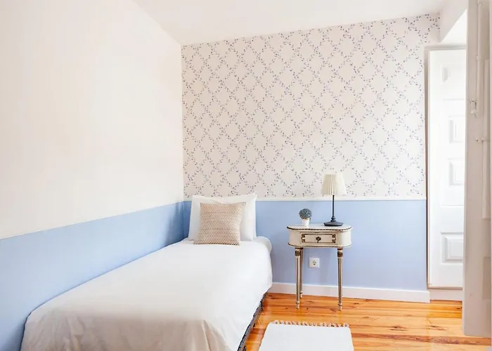 Alfama Delight Panoramic River And Historic Views 3 Bedrooms And 2 Bathrooms Ac 18th Century Building