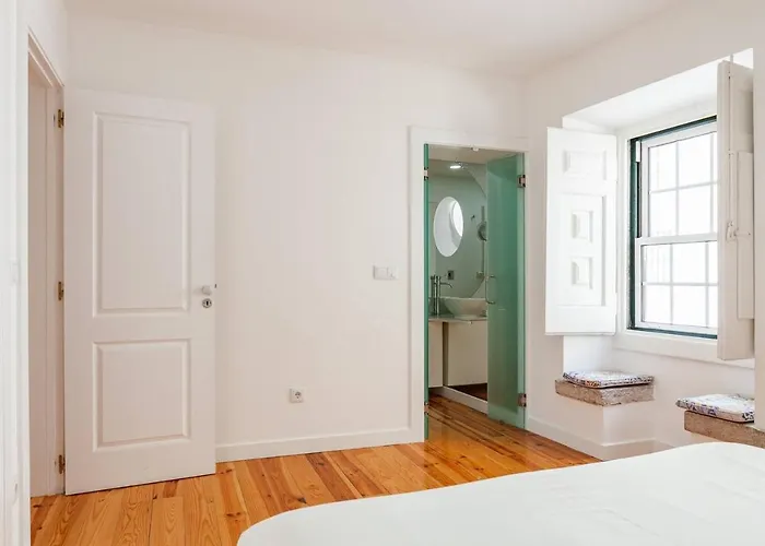 Alfama Delight Panoramic River And Historic Views 3 Bedrooms And 2 Bathrooms Ac 18th Century Building *