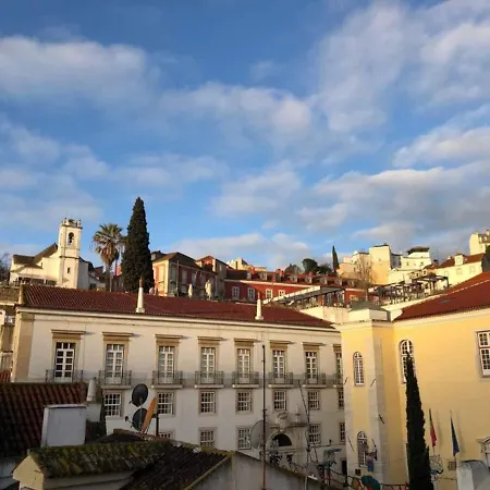 Apartment Alfama Delight: Panoramic River Views In Historic 18th Century Building