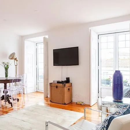 דירה Alfama Delight Panoramic River And Historic Views 3 Bedrooms And 2 Bathrooms Ac 18th Century Building ליסבון