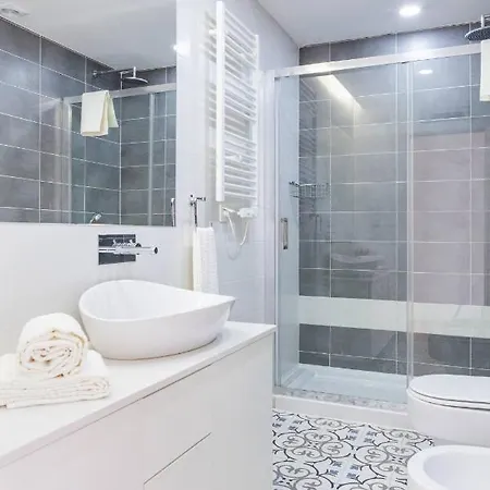 דירה Alfama Delight Panoramic River And Historic Views 3 Bedrooms And 2 Bathrooms Ac 18th Century Building ליסבון