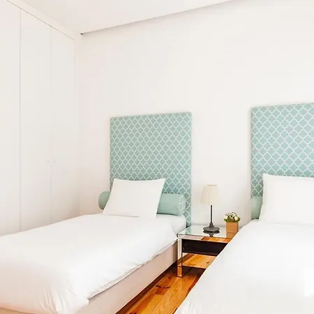 Alfama Delight Panoramic River And Historic Views 3 Bedrooms And 2 Bathrooms Ac 18th Century Building דירה *