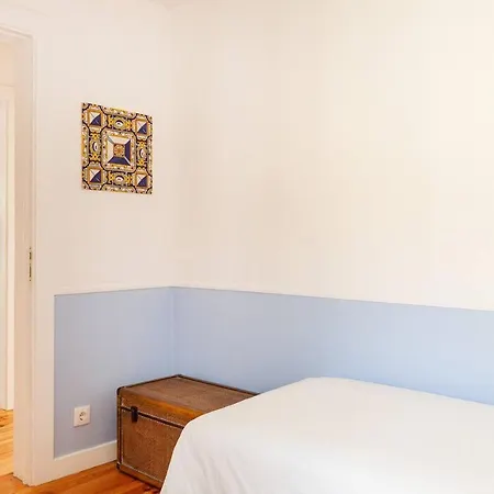 Alfama Delight Panoramic River And Historic Views 3 Bedrooms And 2 Bathrooms Ac 18th Century Building דירה *