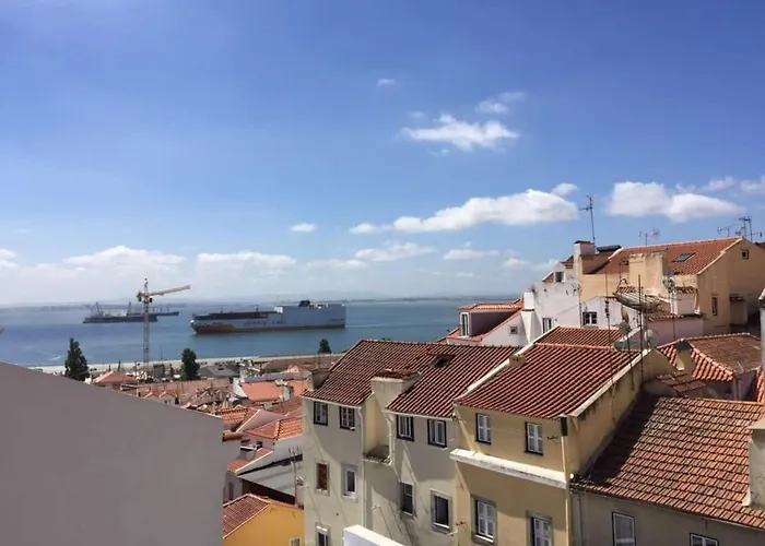 Alfama Delight Panoramic River And Historic Views 3 Bedrooms And 2 Bathrooms Ac 18th Century Building *