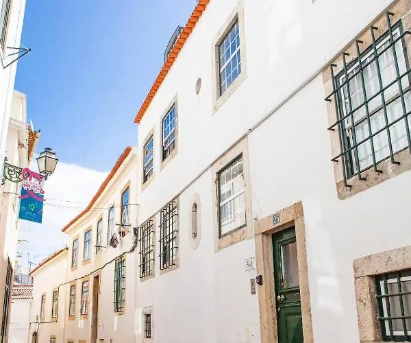 Alfama Delight Panoramic River And Historic Views 3 Bedrooms And 2 Bathrooms Ac 18th Century Building