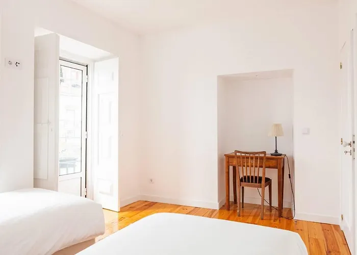 Alfama Delight Panoramic River And Historic Views 3 Bedrooms And 2 Bathrooms Ac 18th Century Building