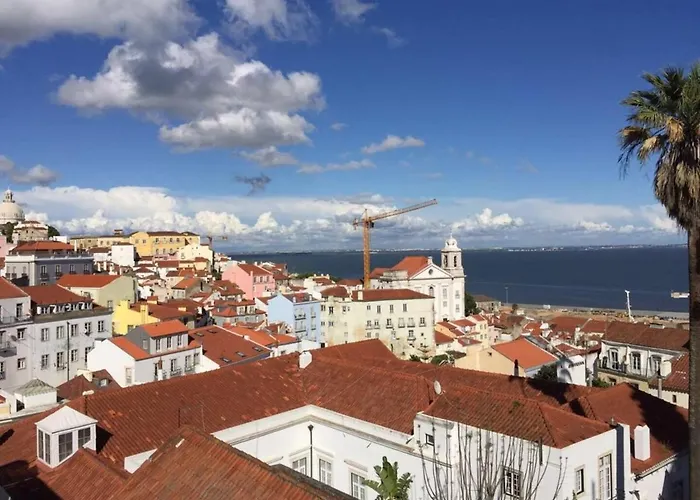公寓 Alfama Delight Panoramic River And Historic Views 3 Bedrooms And 2 Bathrooms Ac 18th Century Building *