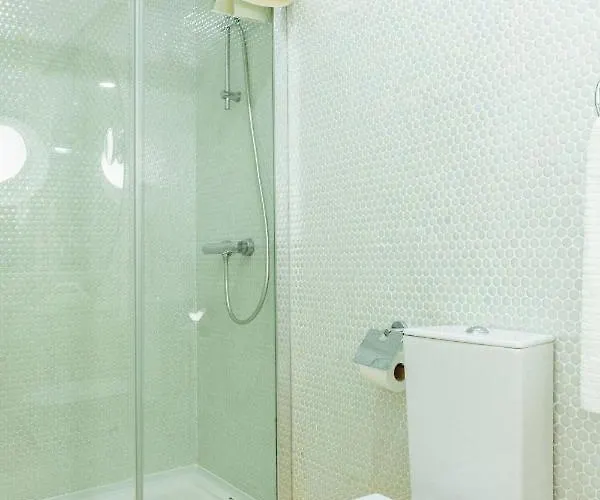 Alfama Delight Panoramic River And Historic Views 3 Bedrooms And 2 Bathrooms Ac 18th Century Building * Lisboa